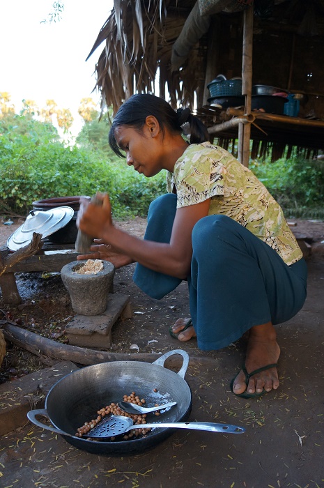 Mar San preparing dinner