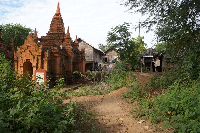 There's a temple near her parents' house (the lower one on the right).