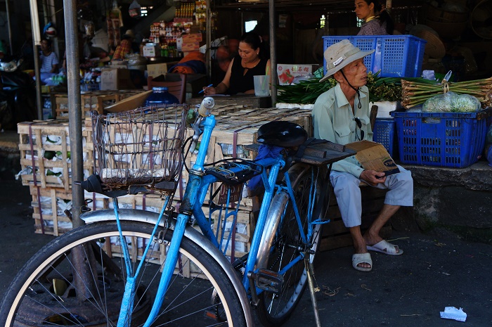 And only in Huế, especially at Đông Ba Market, where you can easily run into a bicycle taxi! 