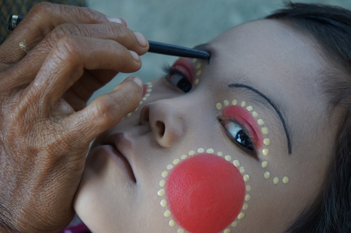 Painted face (Bagan, 2013)