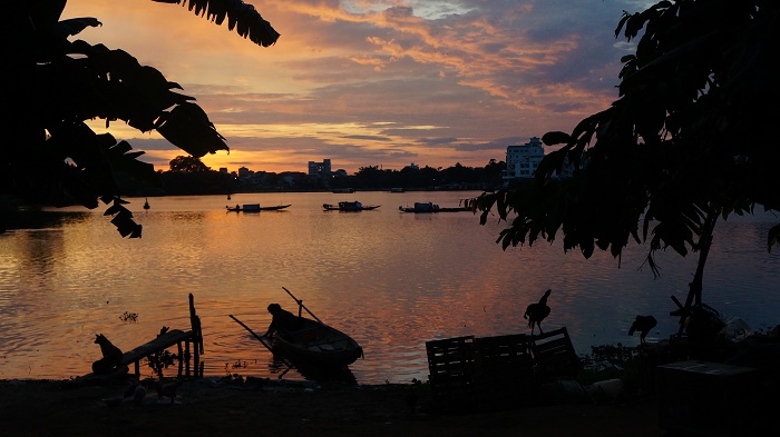 One of the wharves behind Đông Ba Market