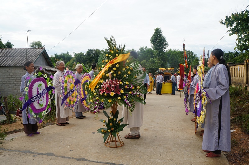 lan_hue_auntie_funeral-3