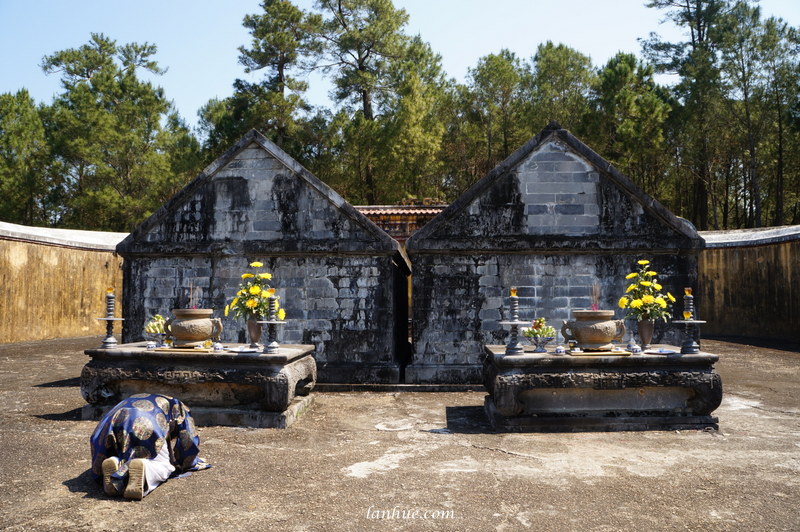 Twin graves of Empress Thừa Thiên and her emperor Gia Long at Thiên Thọ tomb