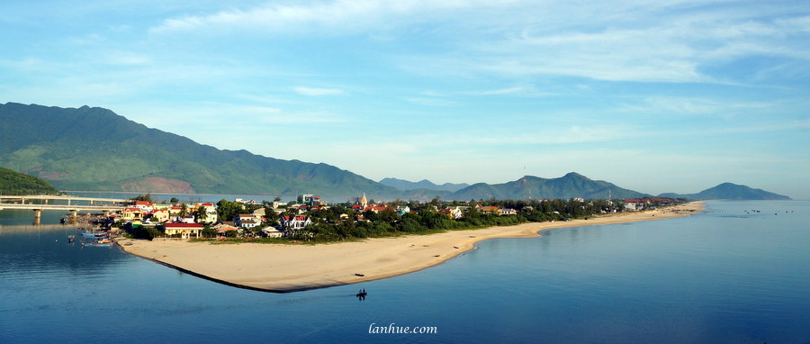 Lăng Cô Bay