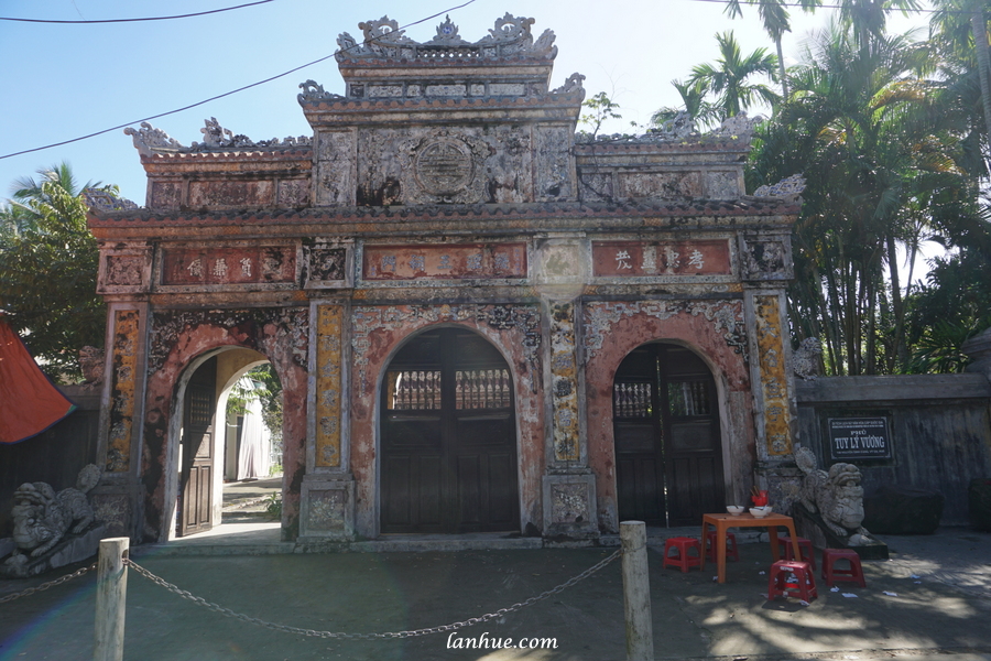 residence of Prince Tuy Lý Vương