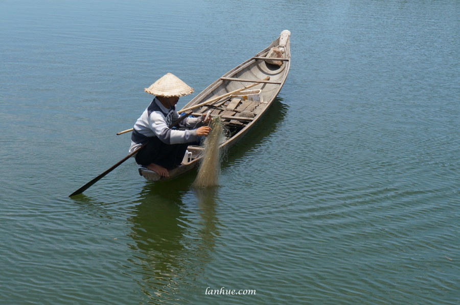 nón lá, fisherman