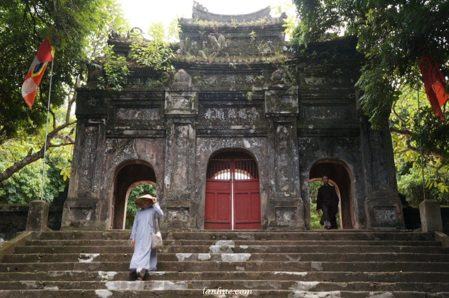 Buddhist nun