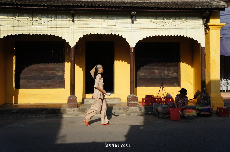 nón lá, Bao Vinh Old Town