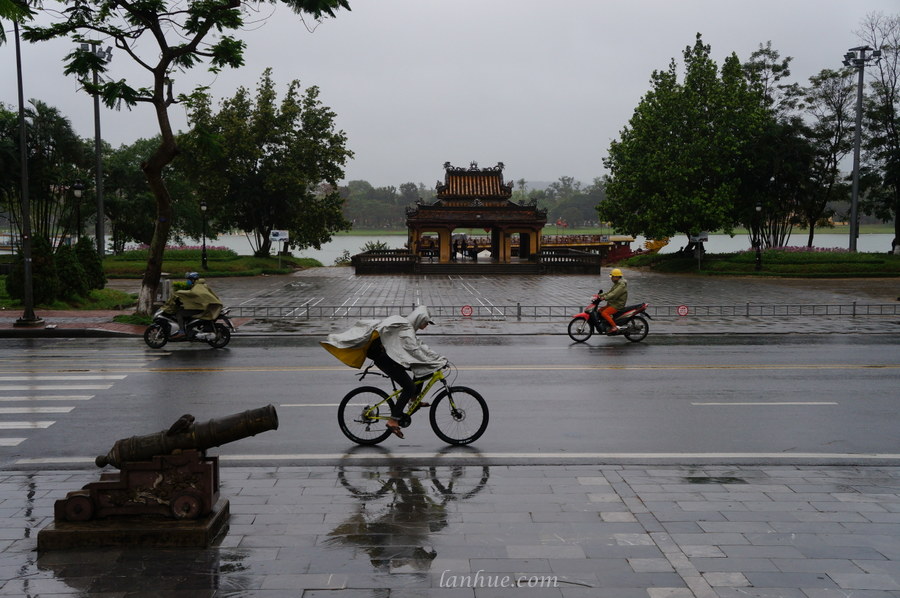 rainy day in Huế City