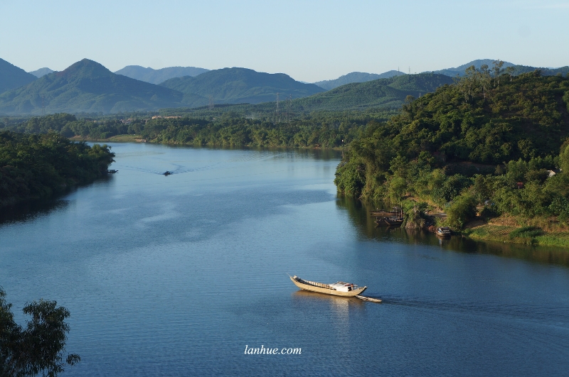 huong river, song huong, hue city