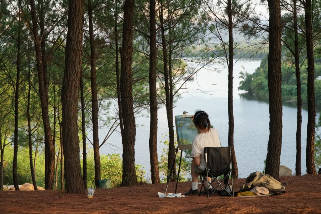 a painter at Vong Canh Hill Top