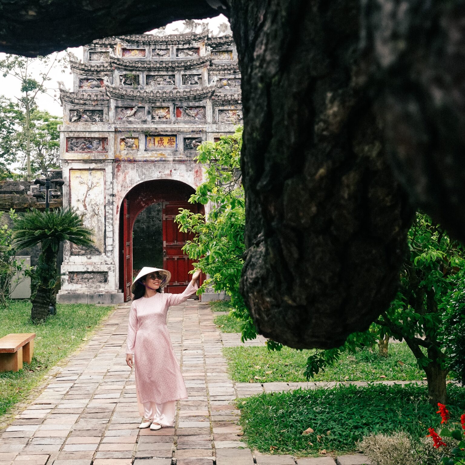 tour guide in Hue Imperial city, hue, vietnam
