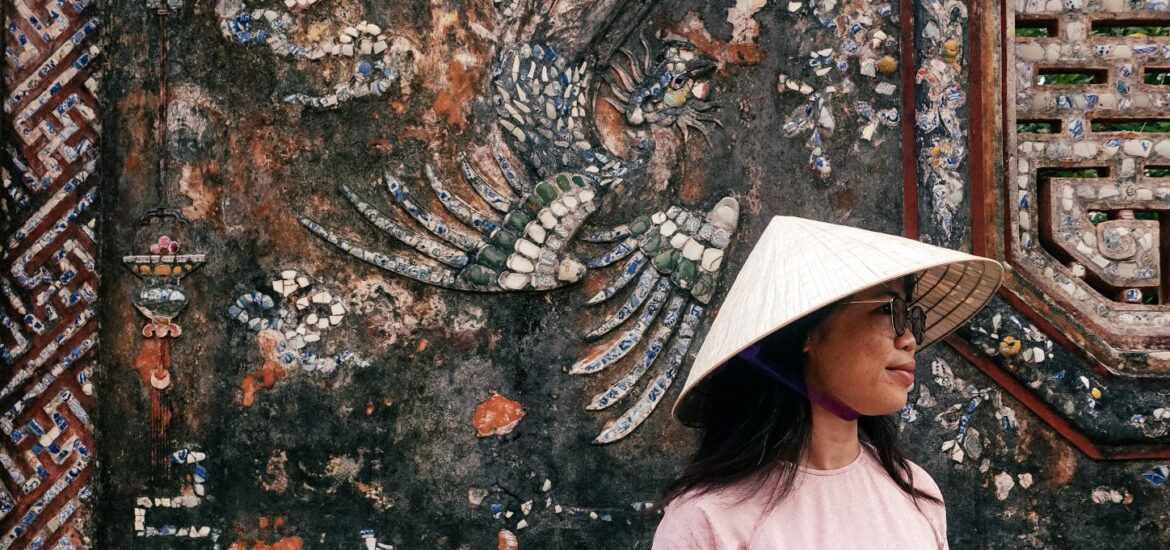 a hue girl in ao dai