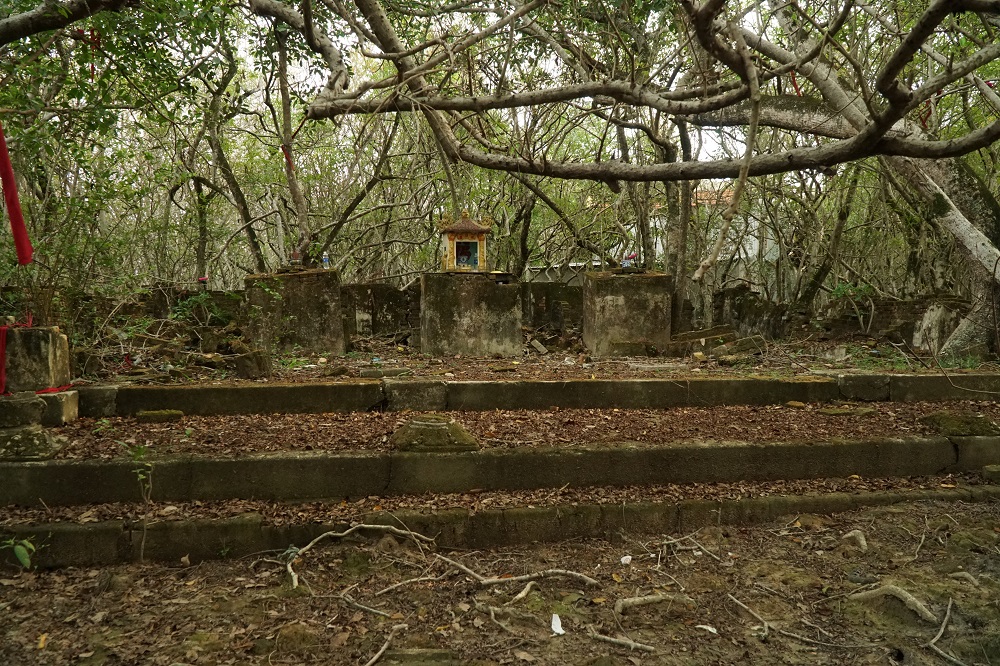 The concrete foundation of Thuận Hoà Village's former communal house
