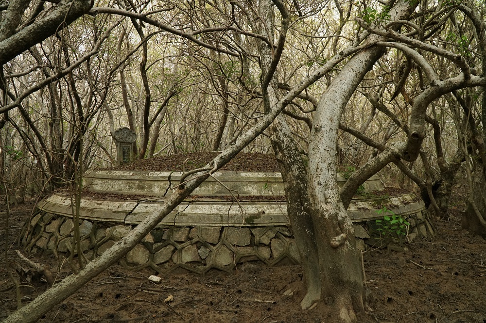 a grave